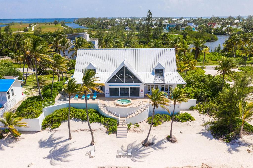 Serene Spacious 3BR Home Private Beach Marine Park
