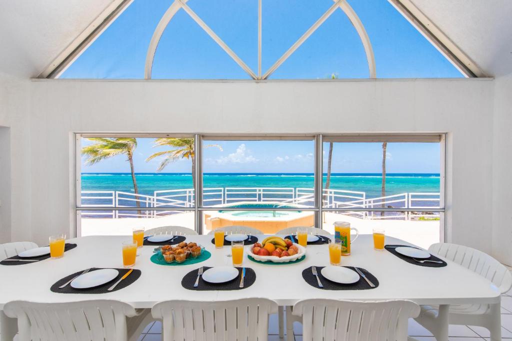 Serene Spacious 3BR Home Private Beach Marine Park photo 2