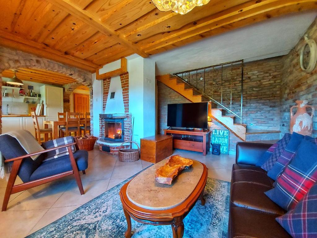 Peter's Pine Cottage photo 2