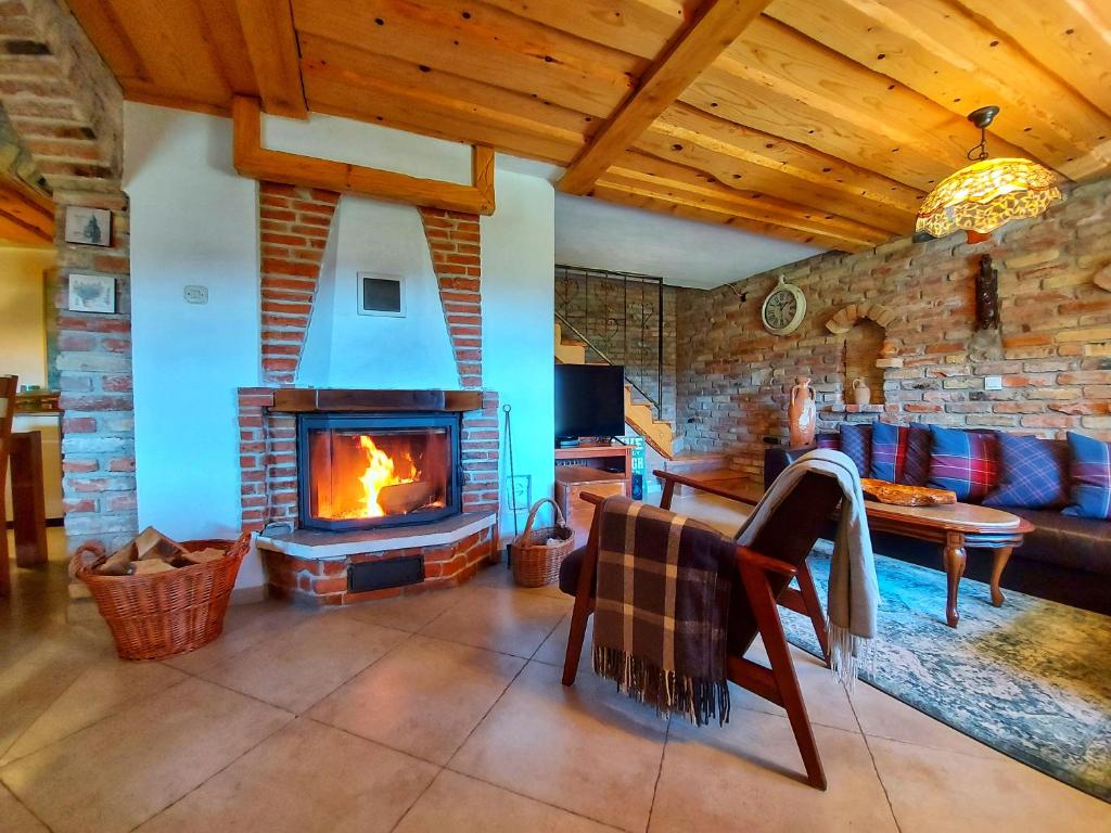 Peter's Pine Cottage photo 3