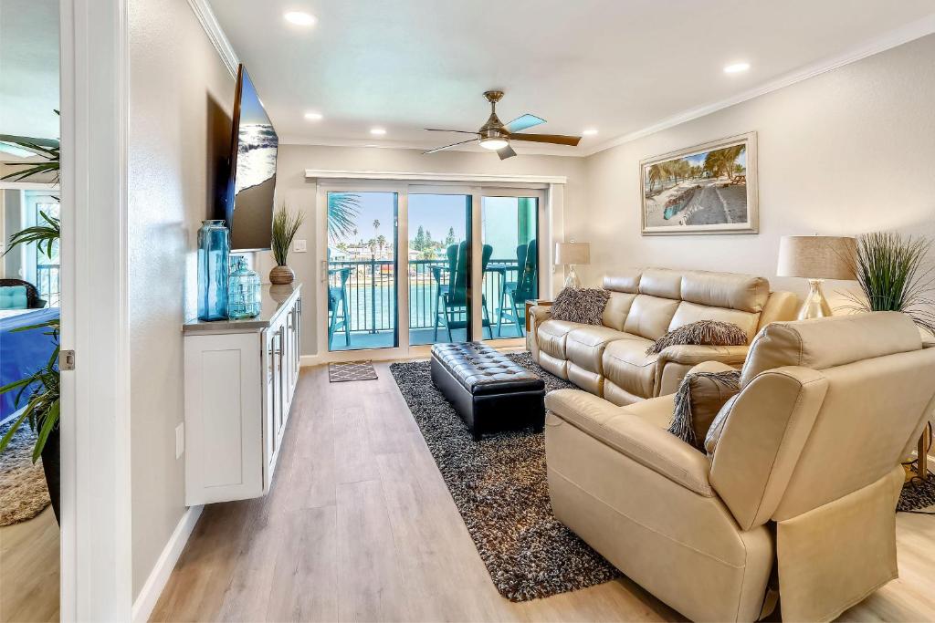 Land's End 3-303 Bay Front - Premier image