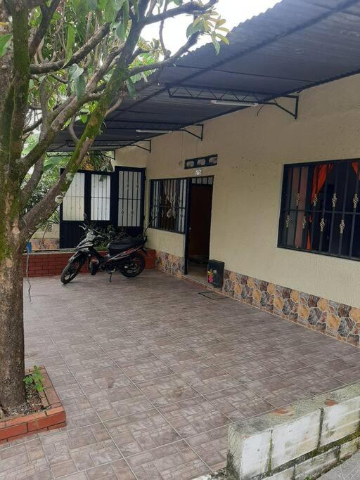 Casa con excelente ubicación, amplia y fresca. photo 1