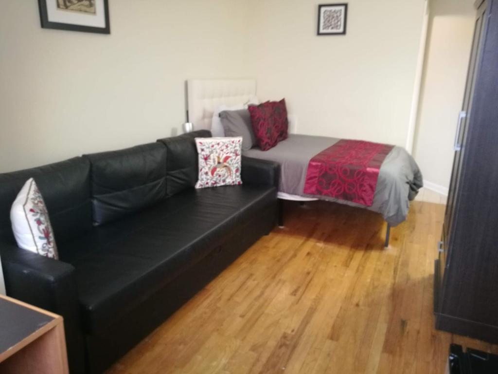 Most Economical Room in Center Washington DC Room Type - Double Room with Private Bathroom