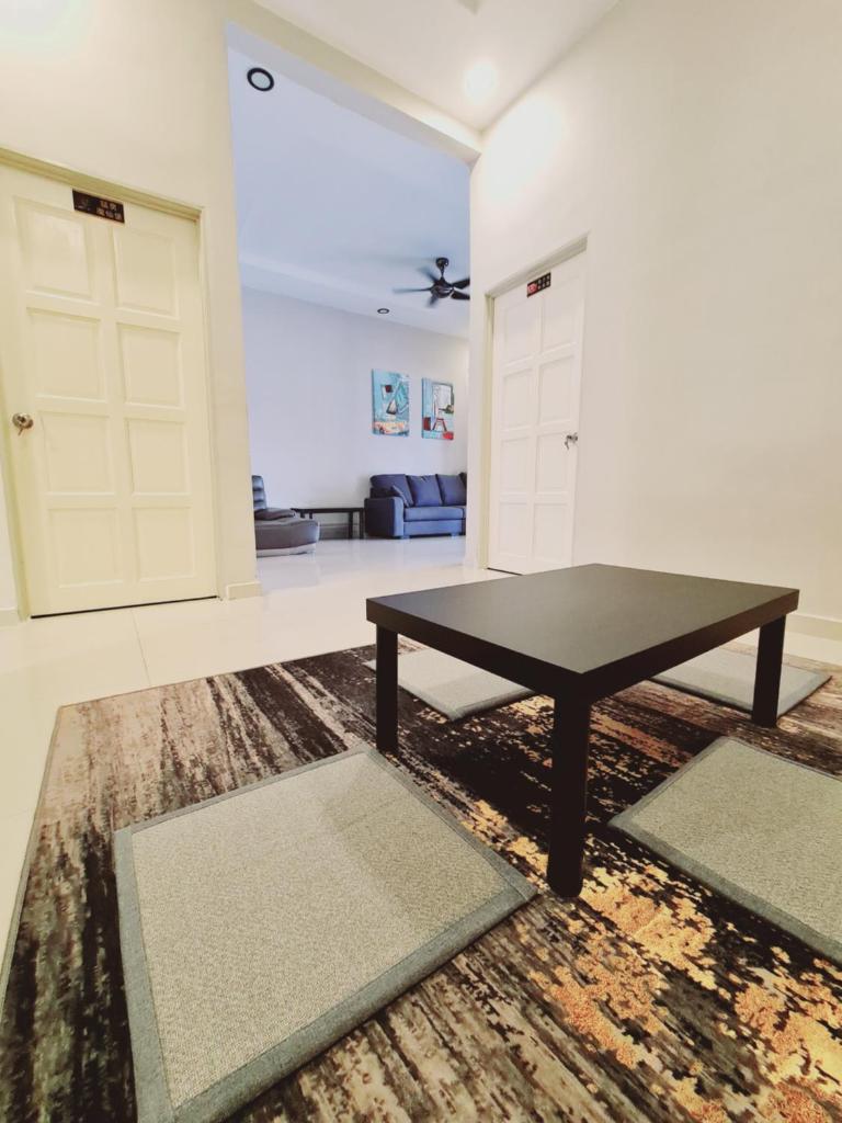 Air-home No135 at Kpg Boyan, 6Pax, 2 Parking space & Netflix Smart TV photo 3