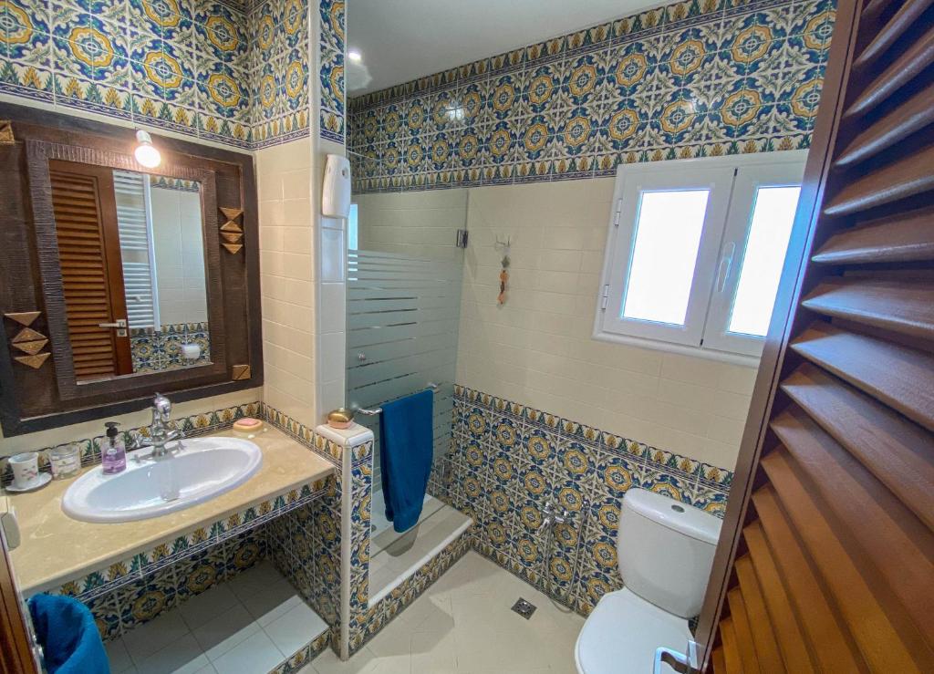 Charming Suite Central to Downtown and Airport photo 4