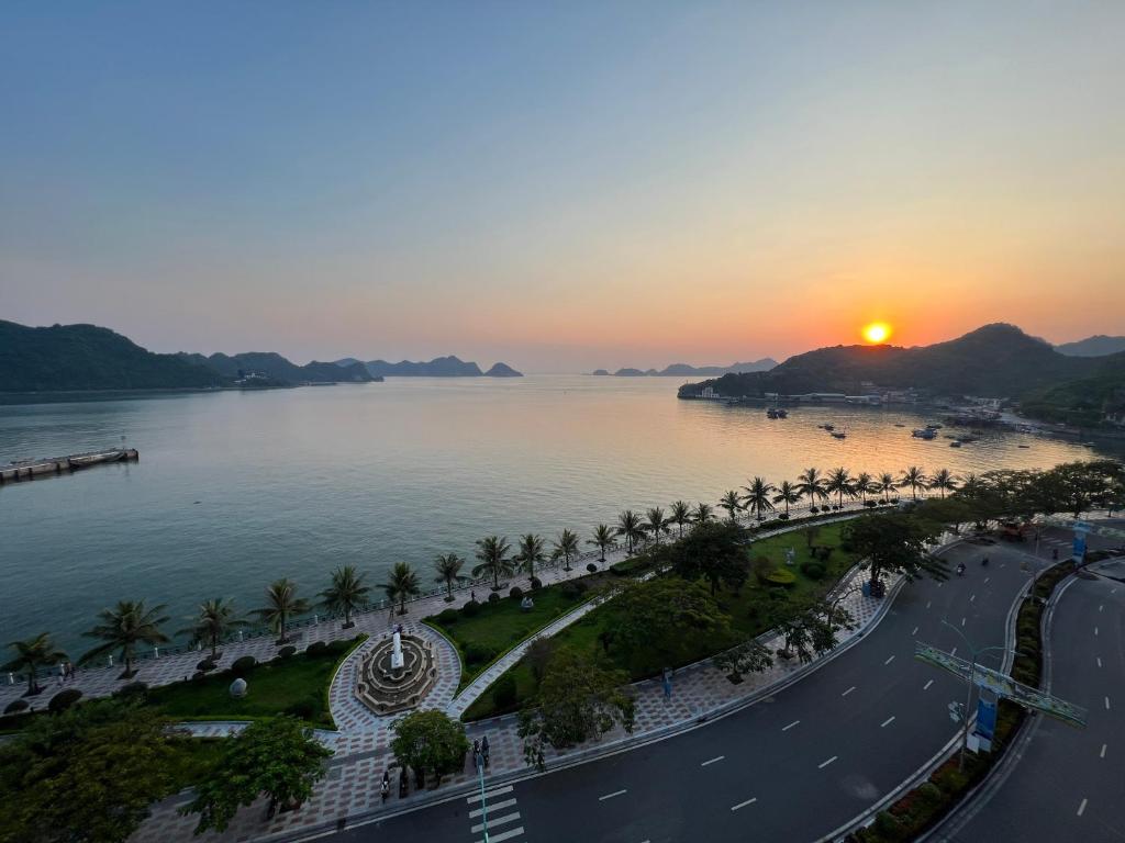 Cat Ba Bay Vision Hotel