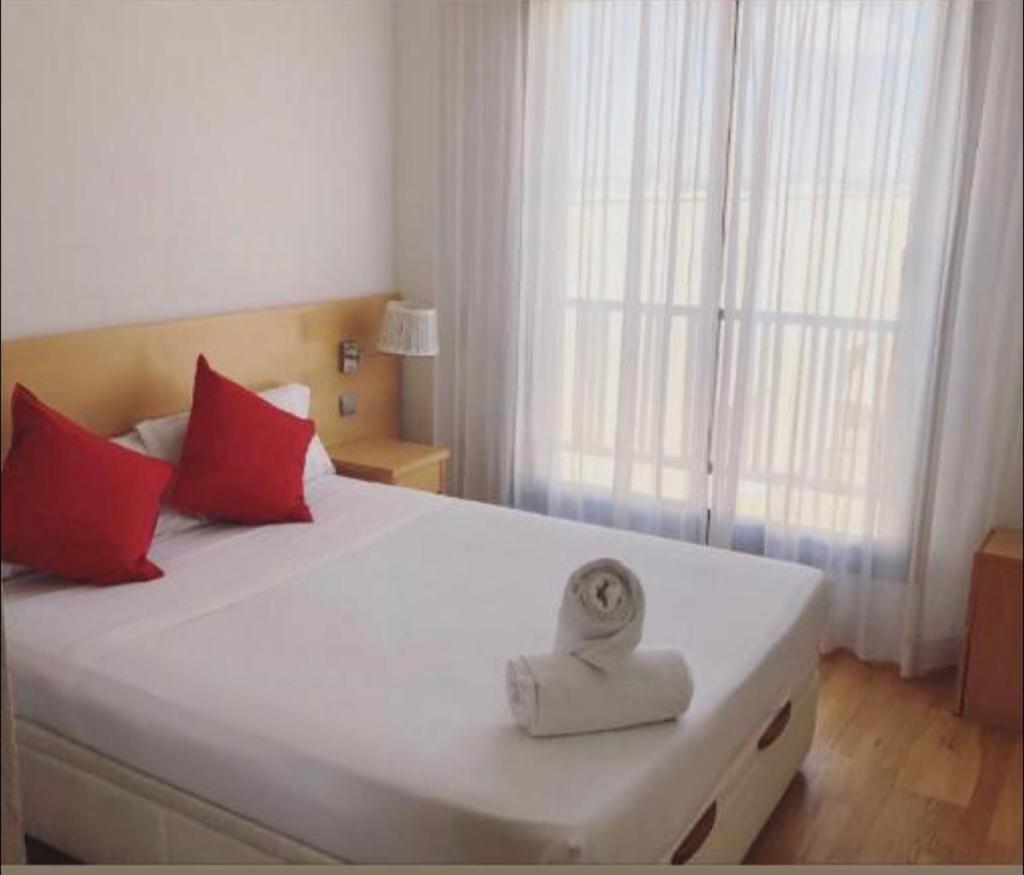 Airport Madrid suites apartments Belfast 13 photo 1