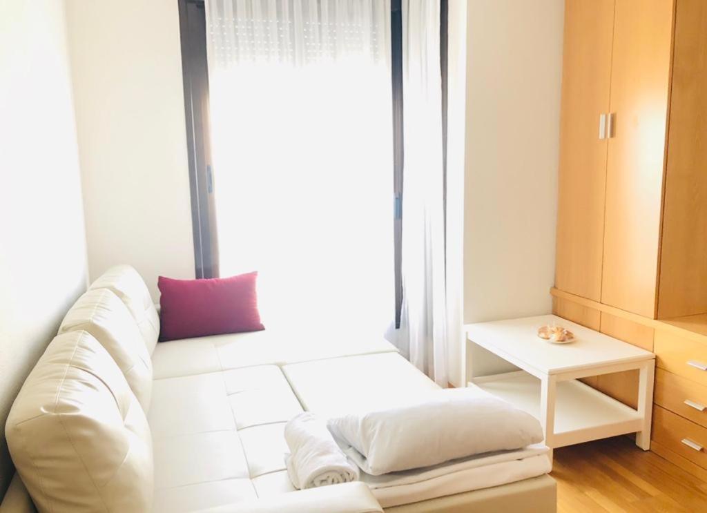 Airport Madrid suites apartments Belfast 13 photo 2