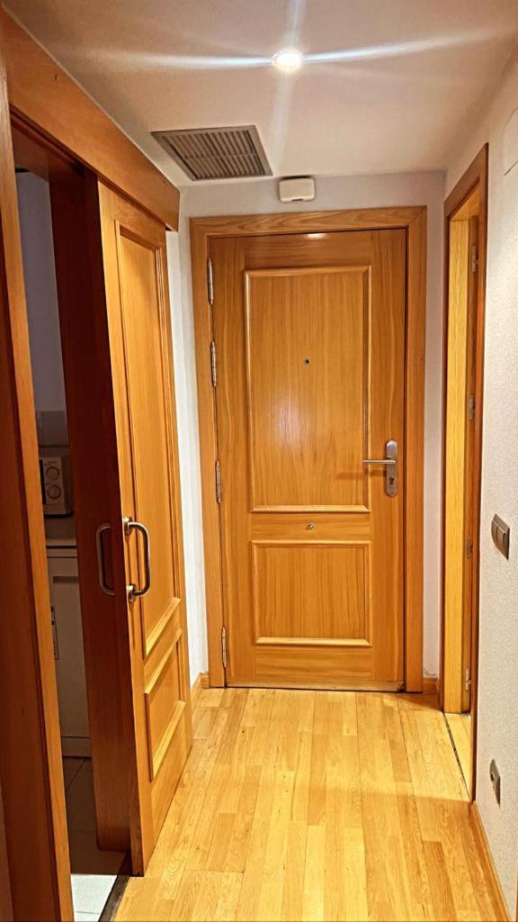 Airport Madrid suites apartments Belfast 13 photo 4