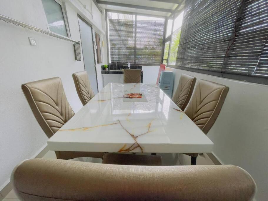 Double Storey Sweet Home 12pax @ Puncak Alam photo 1