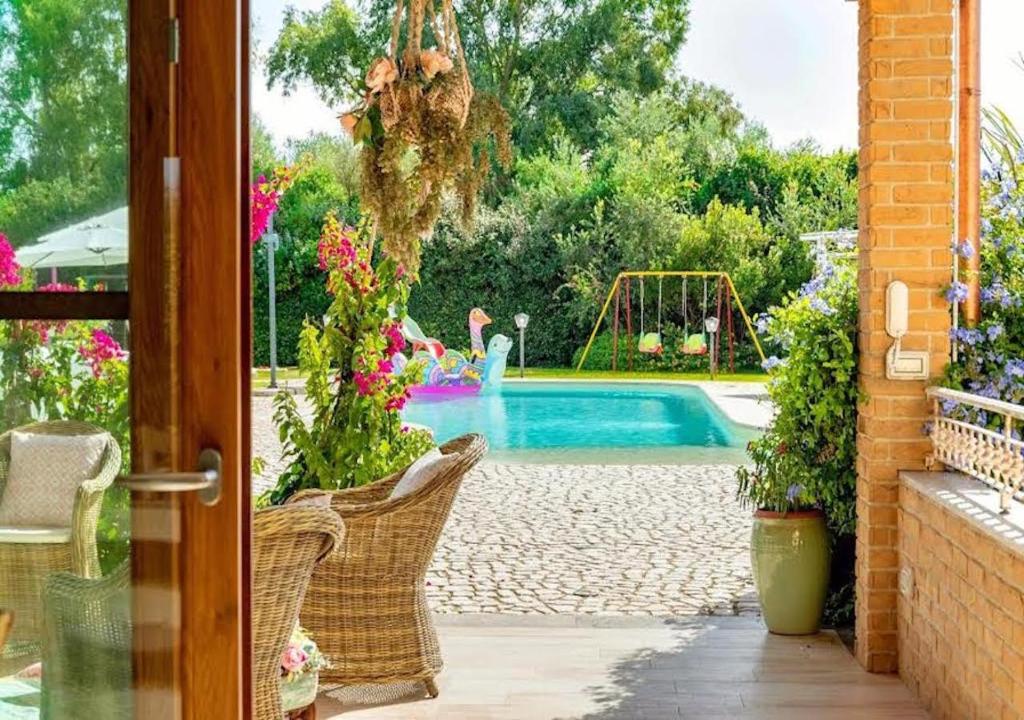 VILLA DOLORES , with a spectacular swimming pool with hydromassage and a big garden for the children photo 3
