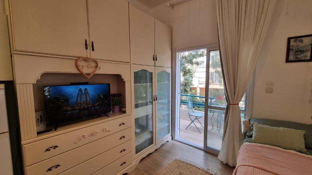 Lovely studio with balcony photo 3