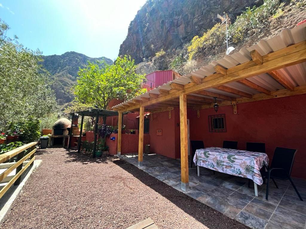 4 bedrooms house with enclosed garden and wifi at Ingenio photo 2