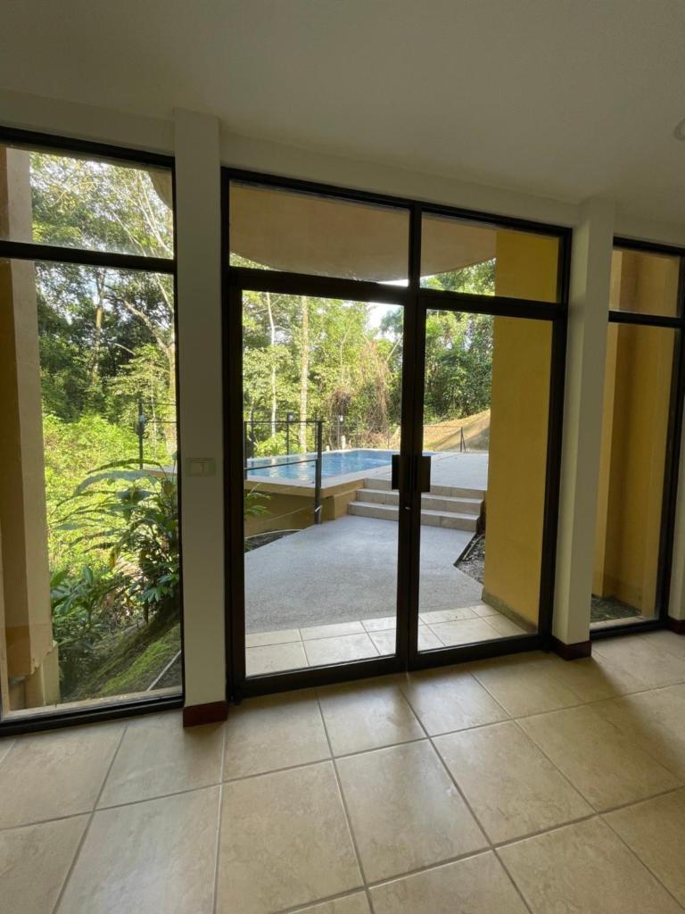 Private 5 Bedroom Home with Pool! photo 3