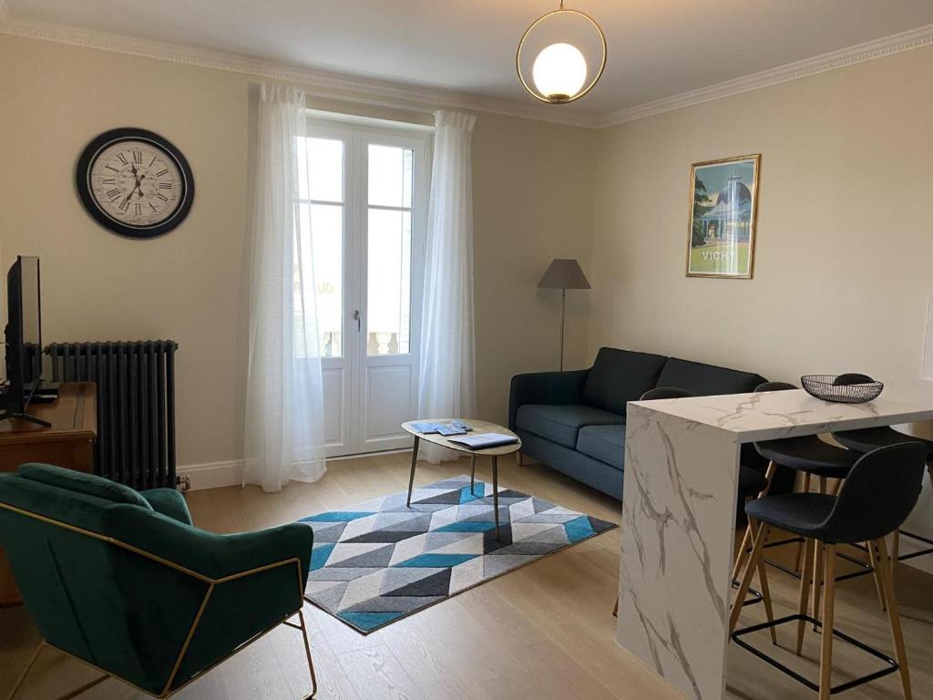 Appartement Vichy, 2 pièces, 2 personnes - FR-1-489-364 photo 2