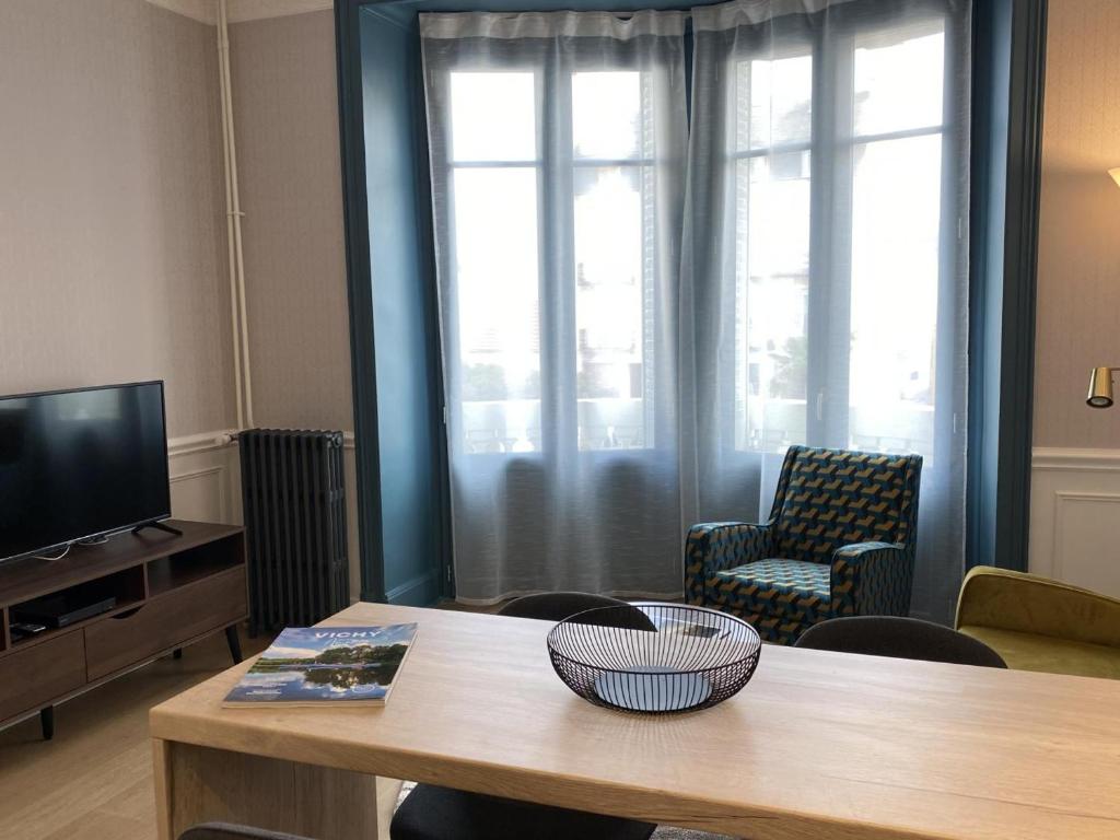 Appartement Vichy, 2 pièces, 2 personnes - FR-1-489-366 photo 4