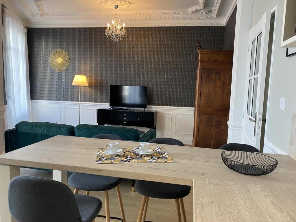 Appartement Vichy, 2 pièces, 2 personnes - FR-1-489-362 photo 2