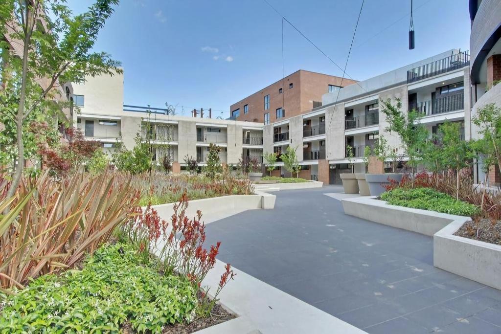 Accommodate Canberra - The Prince - Tap to explore photos