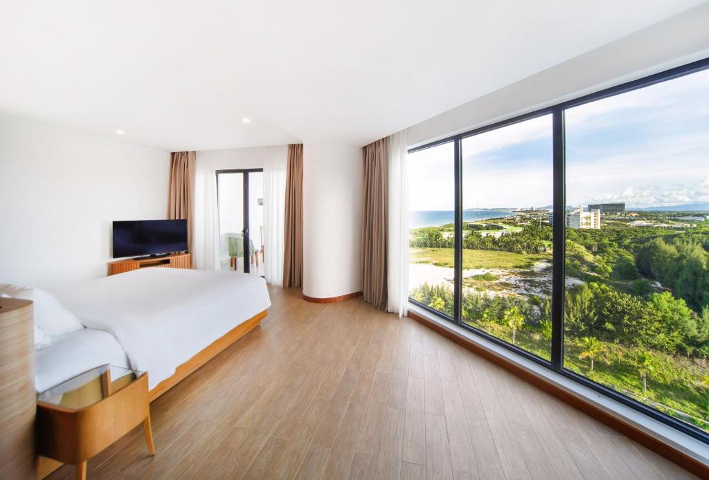 Selectum Noa Resort Cam Ranh - Tap to explore photos