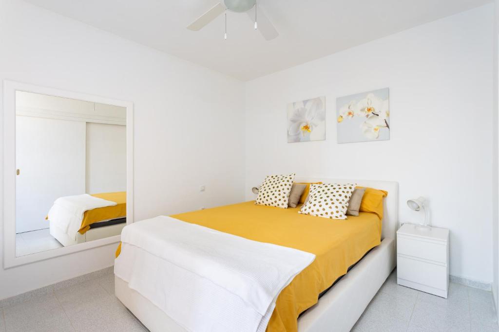 Home2Book Cozy Apartment Parque La Reina, Pool photo 3