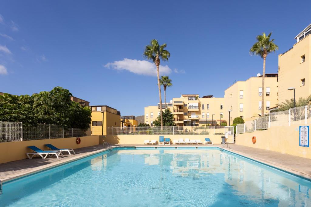 Home2Book Cozy Apartment Parque La Reina, Pool