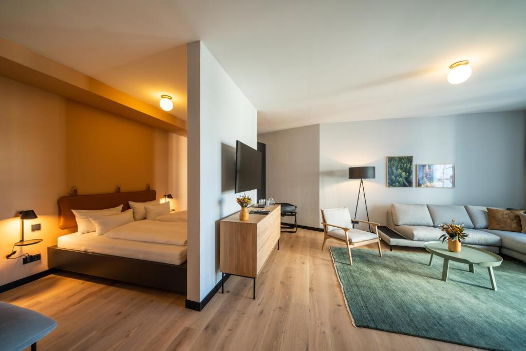 Black F Tower - Serviced Apartments photo 1