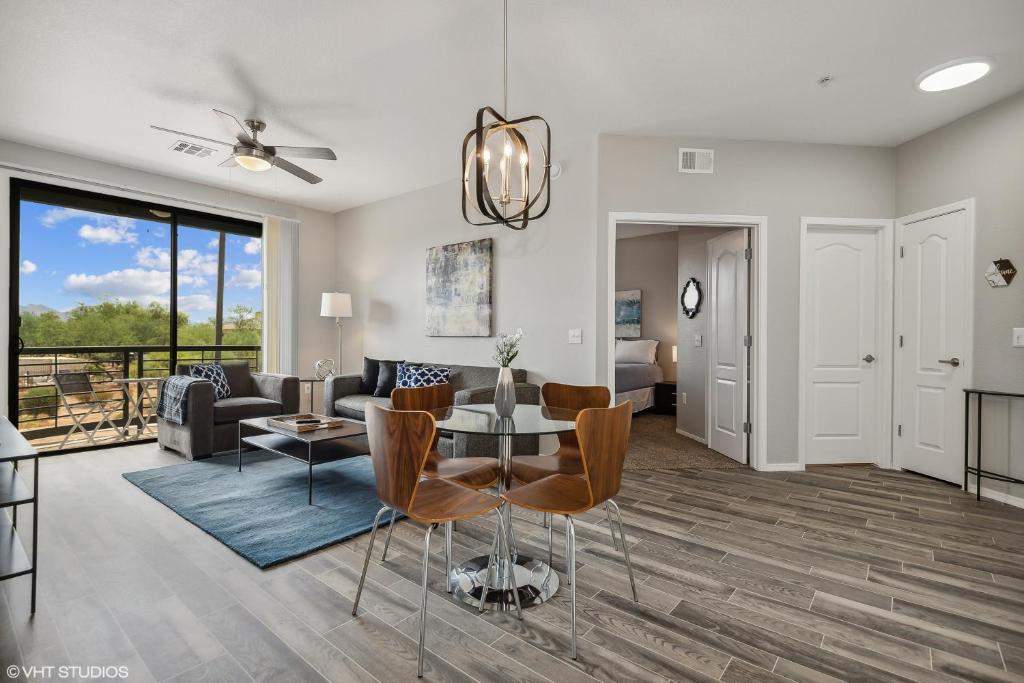 Ascent North Scottsdale Pool Gym Apartments Near Mayo and Scottsdale Quarter image