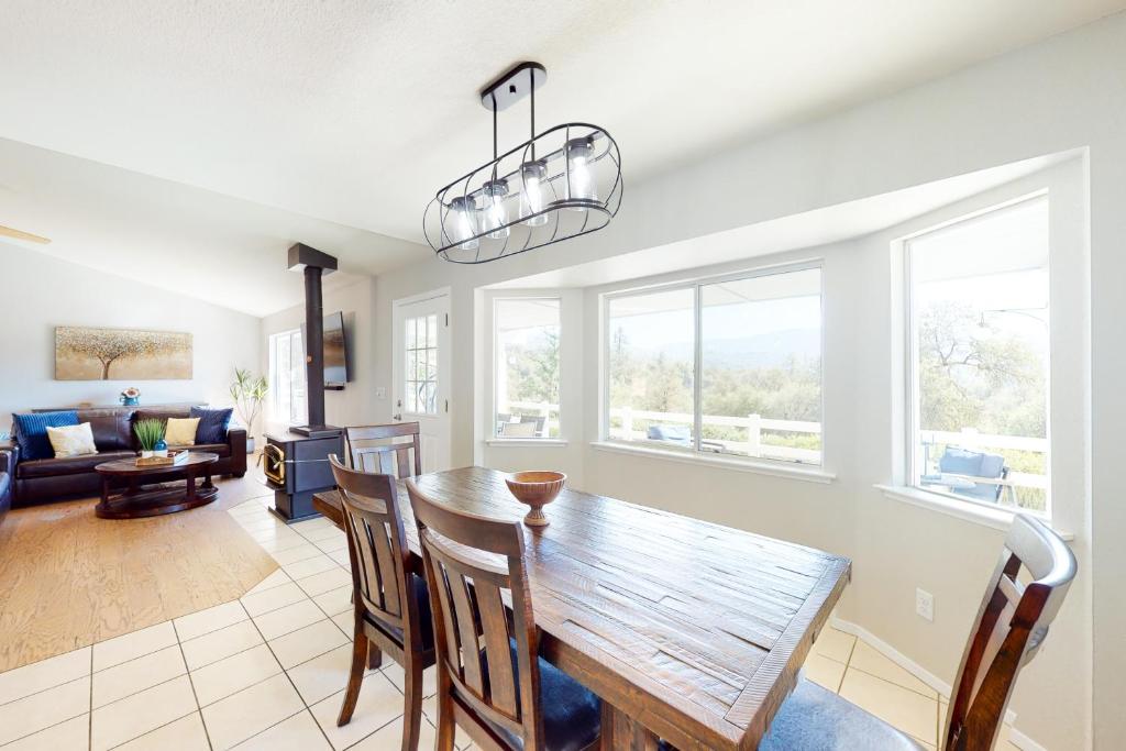 Five Oaks Circle Ranch photo 4