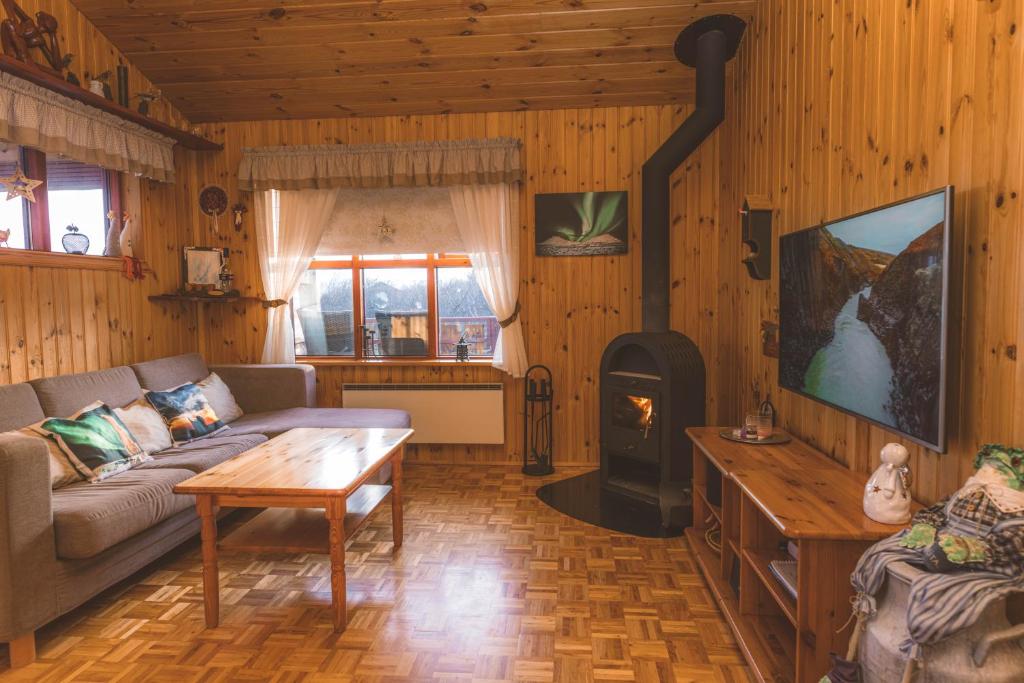 Stunning Cabin with Breathtaking Views! photo 2