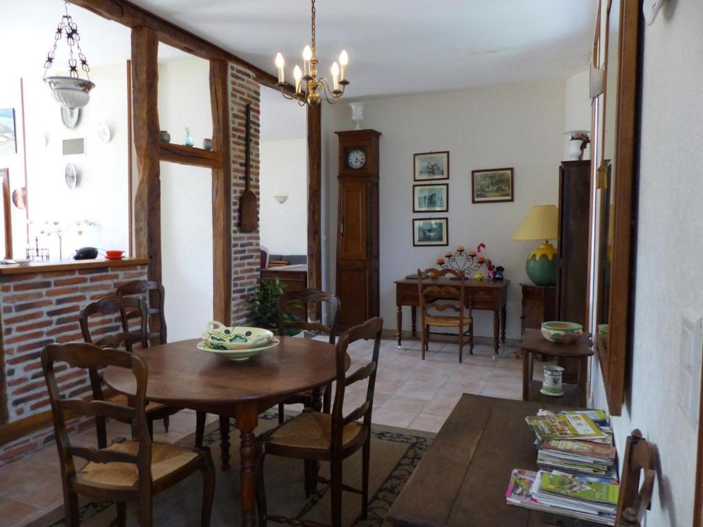 Gîte Dompierre-sur-Besbre, 4 pièces, 6 personnes - FR-1-489-112 photo 1