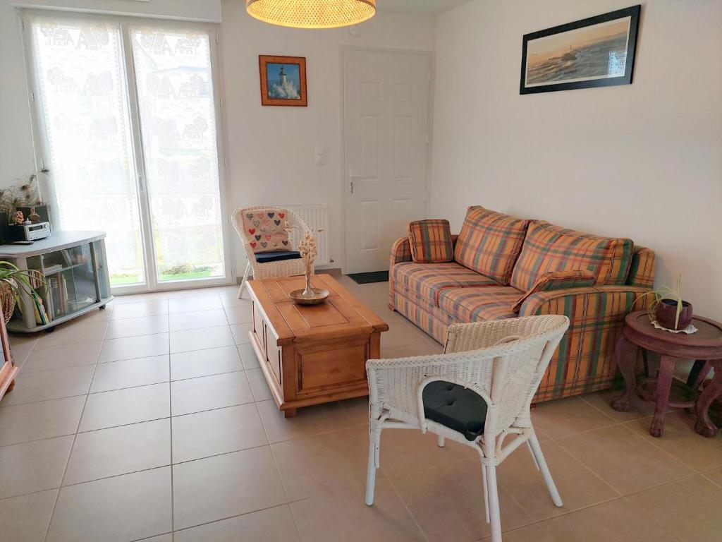 Single storey holiday home in Plouarzel photo 2