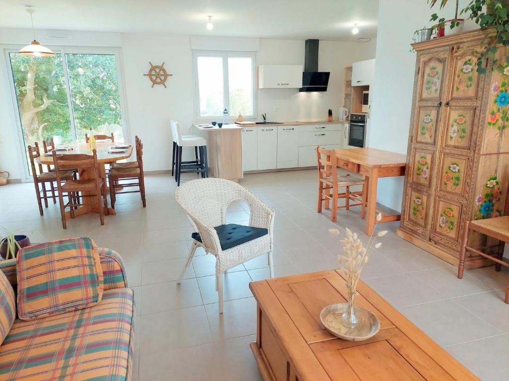 Single storey holiday home in Plouarzel photo 3