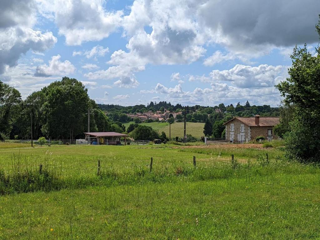 Gîte Massignac, 4 pièces, 6 personnes - FR-1-653-213 photo 4