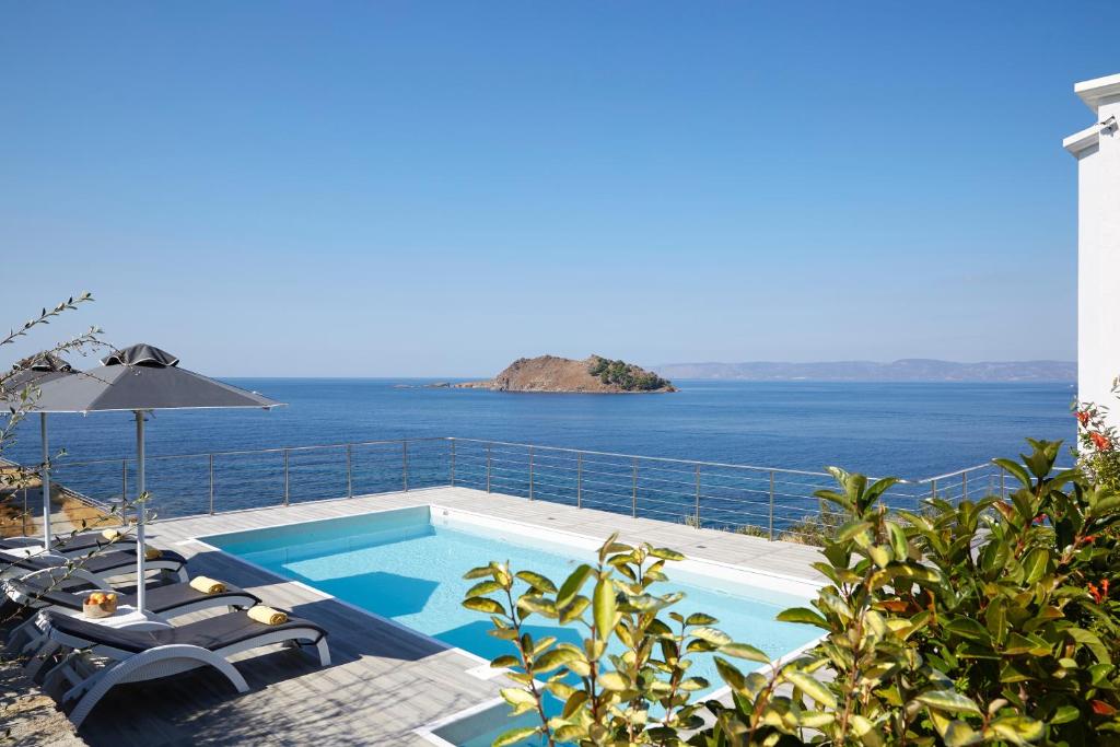 Eleia Seafront Rooms & Villas photo 3