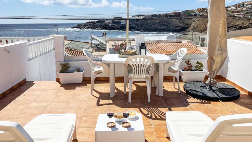 Harmony Beach House - 2BR Sea Views Terrace