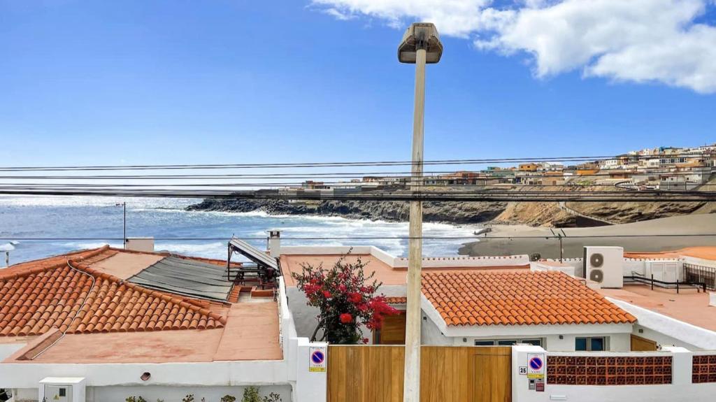 Harmony Beach House - 2BR Sea Views Terrace photo 1