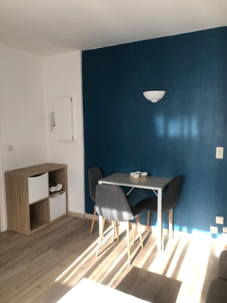 Joli studio centre-ville Draguignan photo 3
