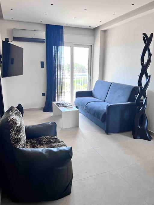 Lagonisi 2 bedroom luxury Apartment by the sea!, Attica