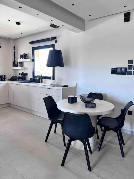 Lagonisi 2 bedroom luxury Apartment by the sea! photo 3