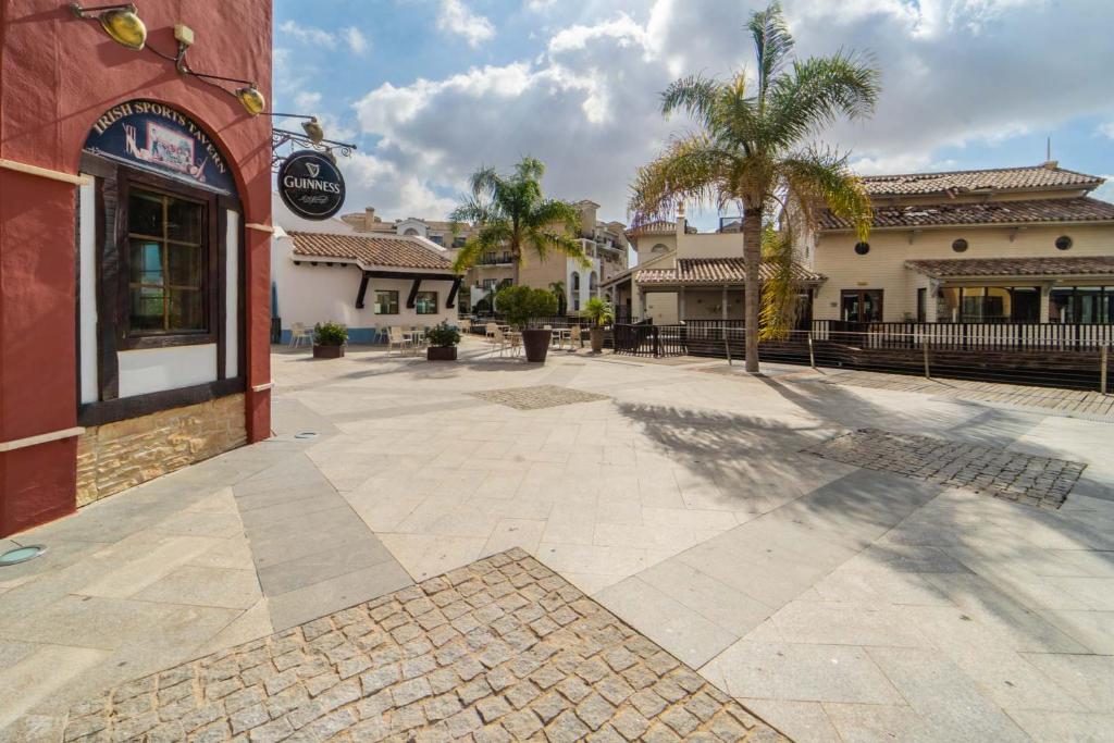 Beautiful Apartment overlooking communal gardens and pool JL112LT photo 4