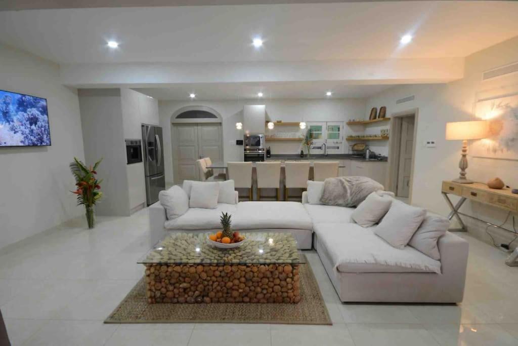 Luxury 4 bed villa in Mullins St Peter - Sugar Palm House photo 2