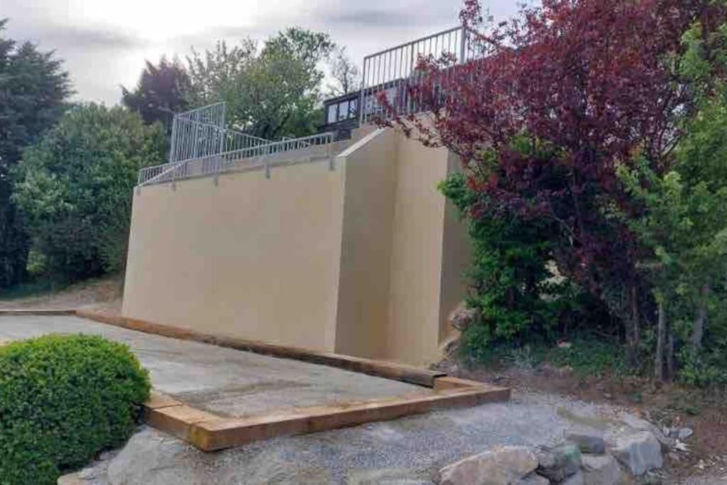 Gites en Ardèche avec Piscine et vue magnifique sur la vallée photo 4