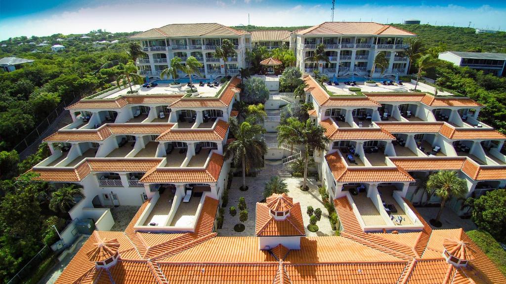 La Vista Azul - Lovely Spacious Condo close to Grace Bay - Free Wi-Fi photo 2