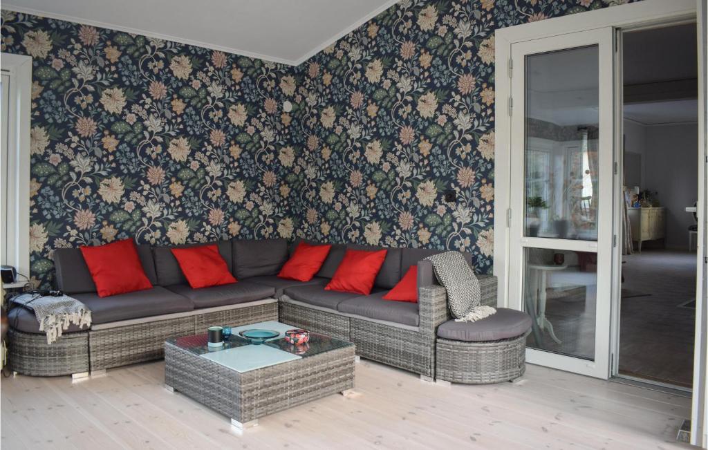 Nice Home In Kalmar With Wifi And 4 Bedrooms photo 3