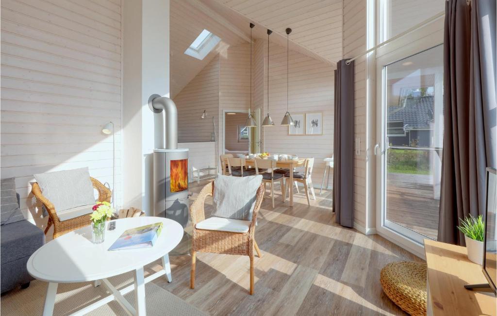 Beautiful Home In Krems Ii-warderbrck With Sauna, Wifi And 3 Bedrooms photo 1