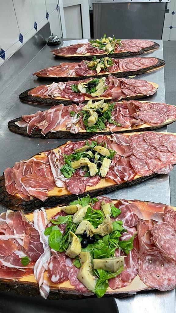 Albergo pizzeria 76 06 photo 2