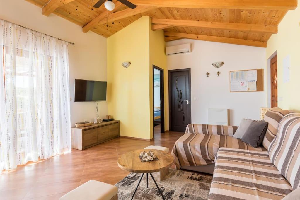 beautiful bay house Duga photo 4