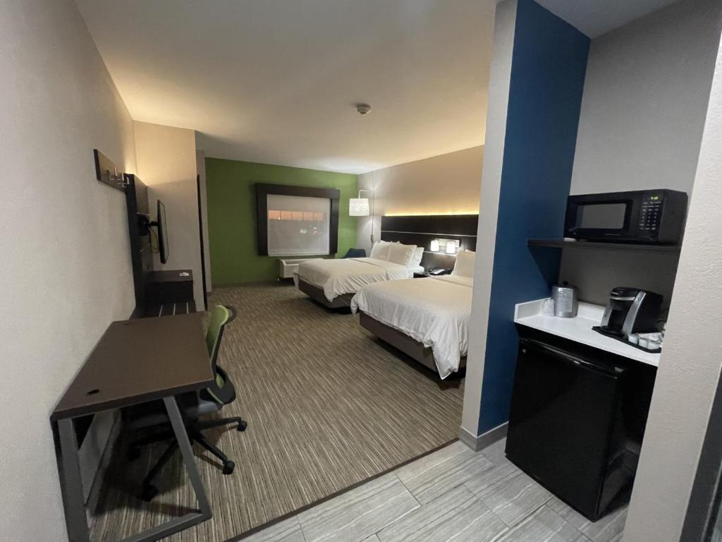 Holiday Inn Express Hotel and Suites Ada, an IHG Hotel photo 1