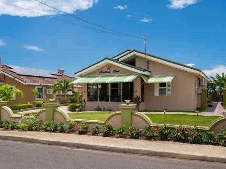 Home sweet home, Stonebrook Manor, Trelawny. photo 4