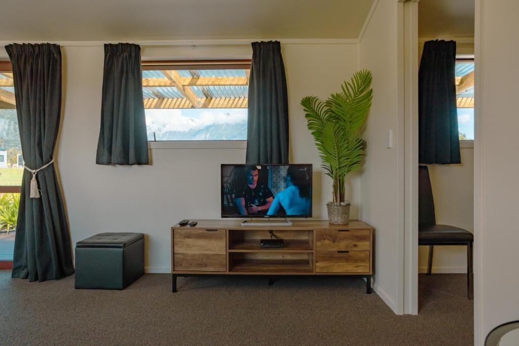 Te Awa Cottages photo 4